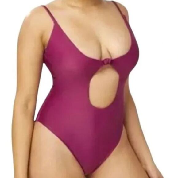 NEW Andie The Santorini one piece in PLUM size SMALL - Picture 1 of 7